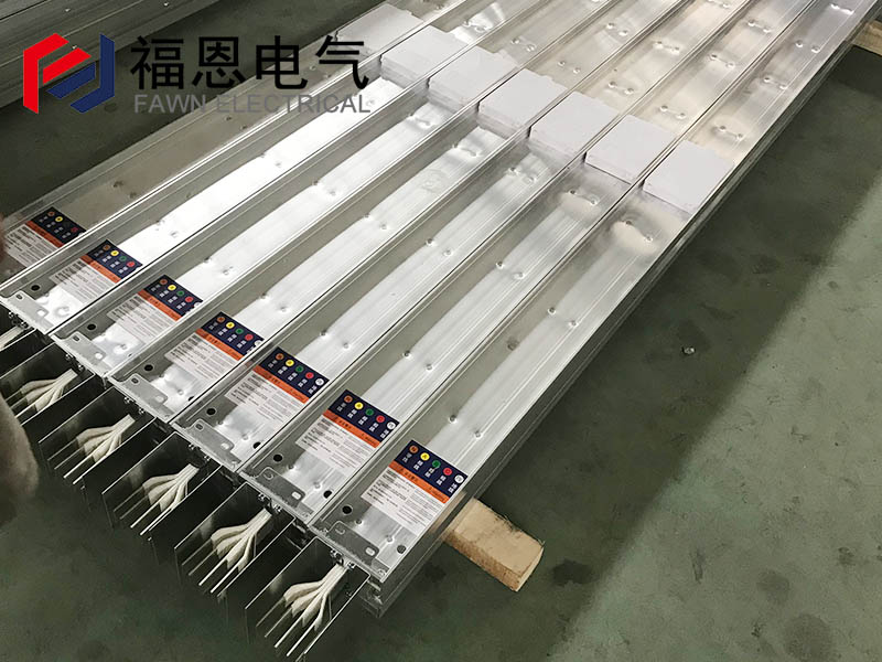 插接式母线槽作为传导设备的组成结构